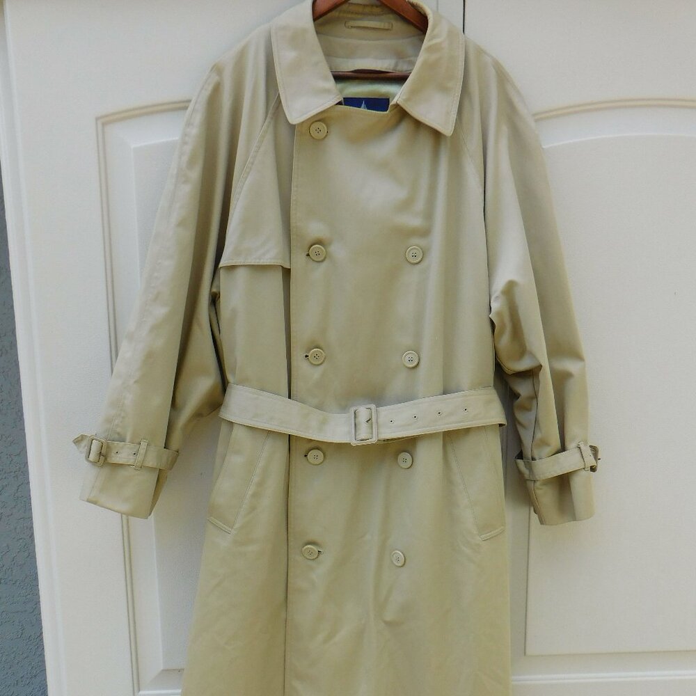 London Fog Khaki Double Breasted Trench Coat with Zip Out Liner 42 Reg Belted